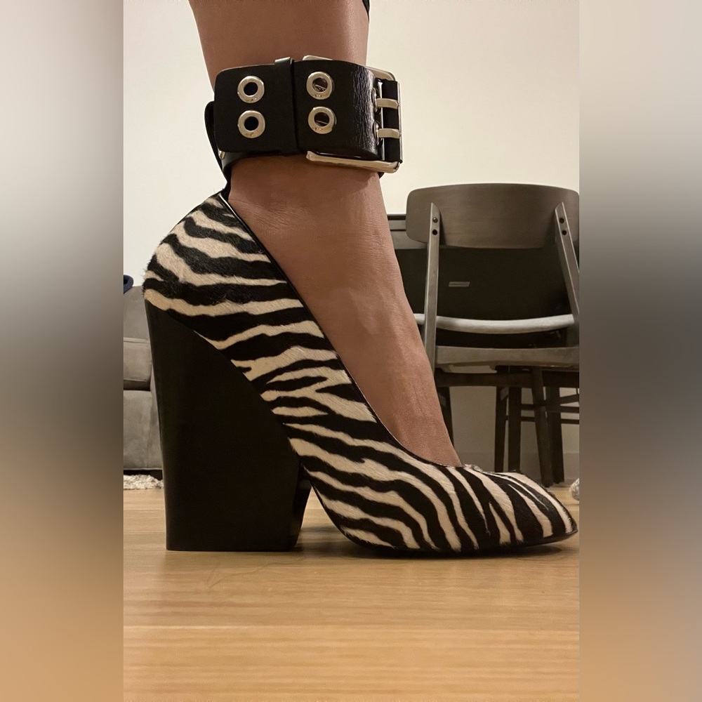 Michael Kors Collections Haircalf Heels